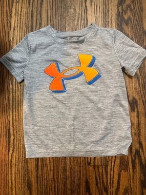 Under Armour Gray Short Sleeve Tee with Orange and Blue Logo